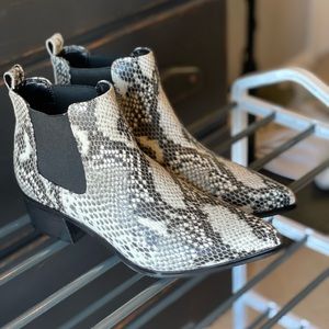 NWOT Blondo Elvina Waterproof Bootie